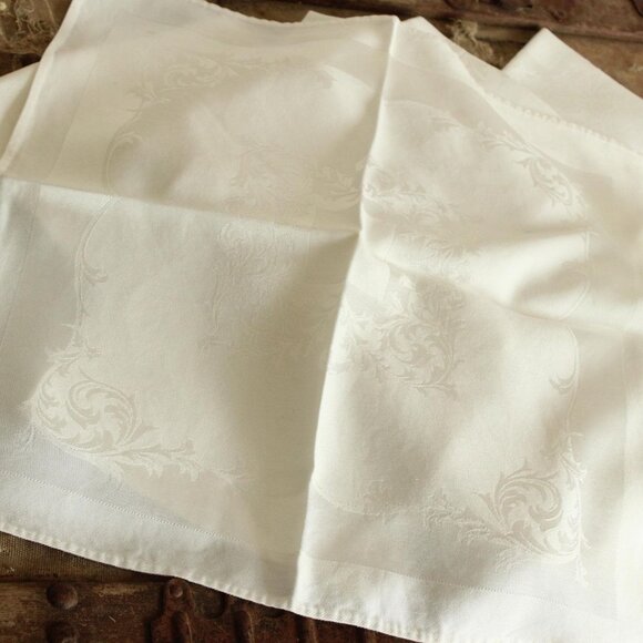Vintage Tablecloth And Eight Napkins Set, White Damask Table Linens - Picture 5 of 10